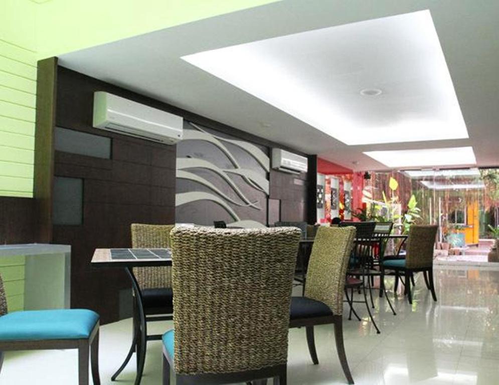 Oasis Inn Bangkok Buitenkant foto